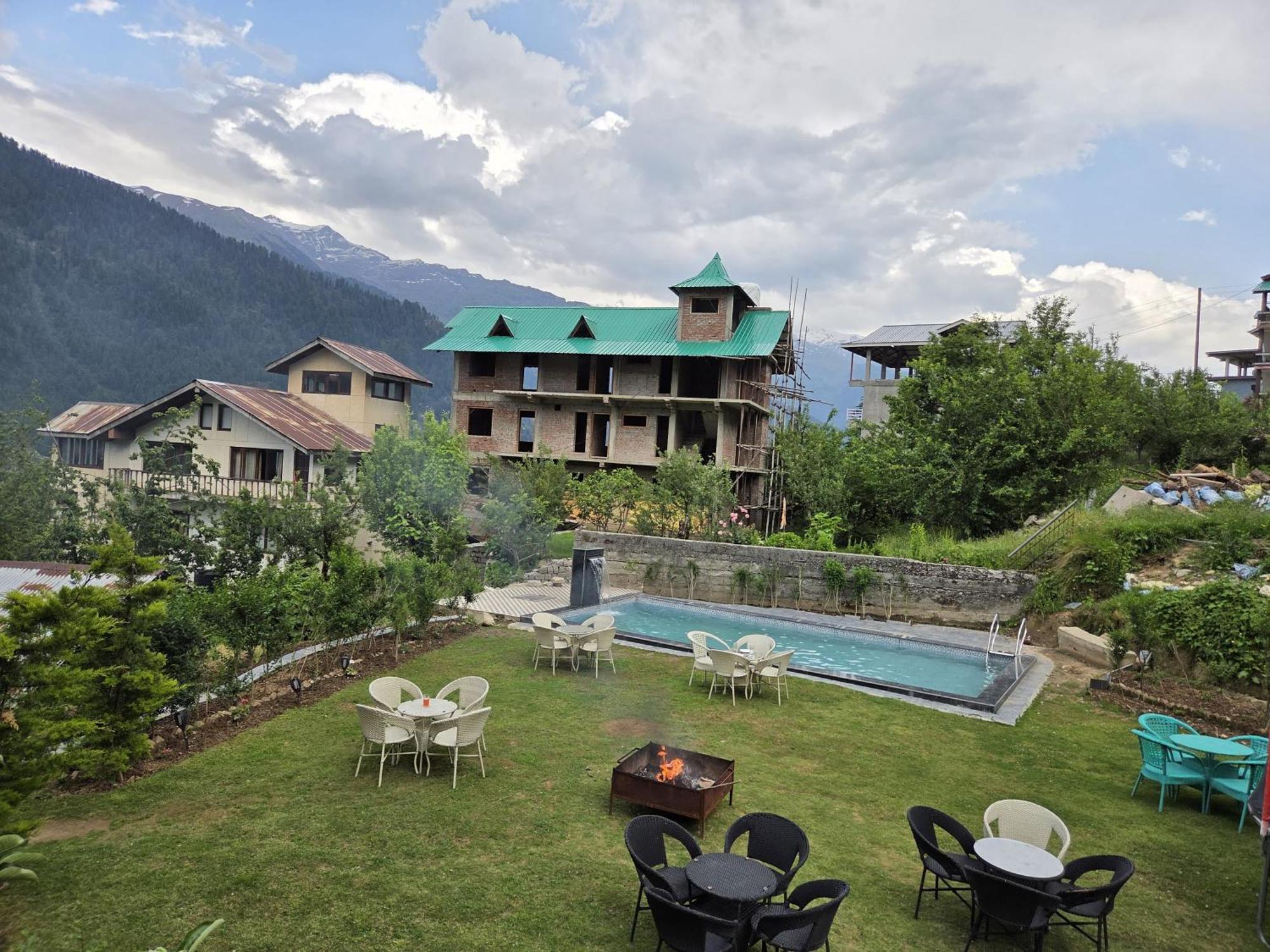 Smuggler Resort By West Western Near To Mall Road & Hadimba Temple # Swimming Pool#Free Pick From Volvo Bus Stand Manāli Esterno foto
